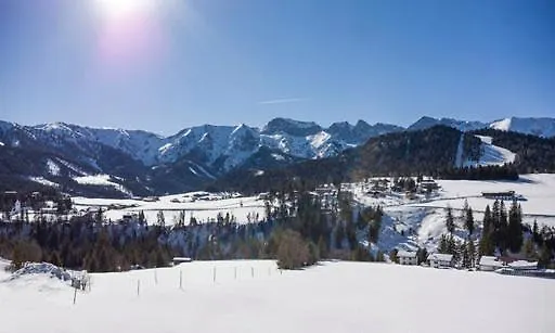 Haus Panorama Bed & Breakfast 3*